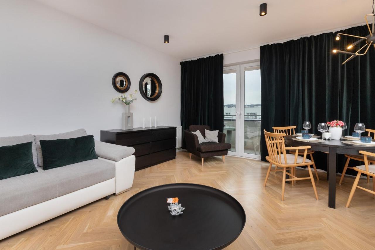 Superior With Balcony & Parking By Renters Prestige * Danzig