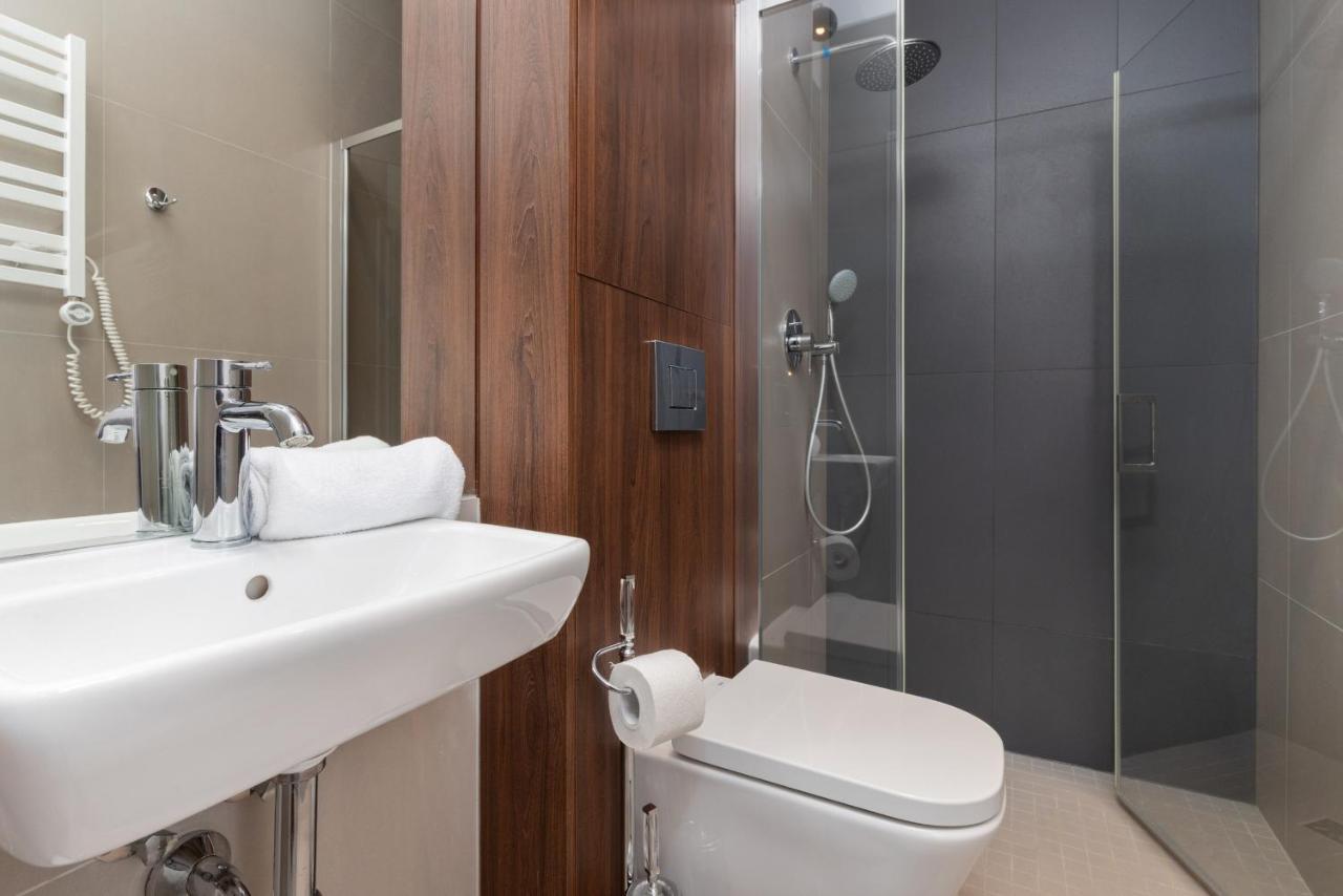 Apartment Superior With Balcony & Parking By Renters Prestige *